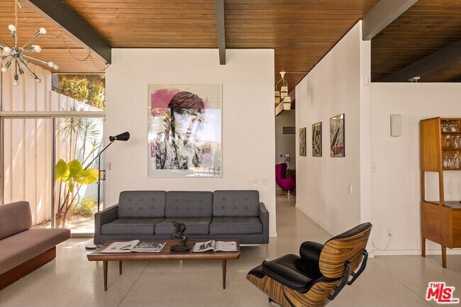 Building Photo - 4965 Calvin Ave