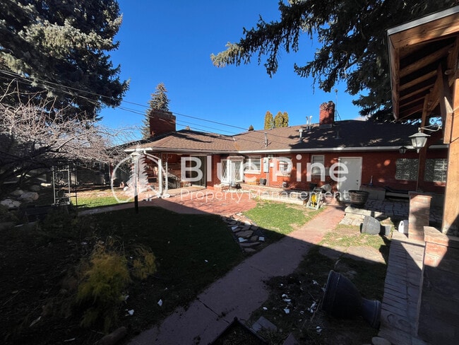 Building Photo - 175 W 17th St