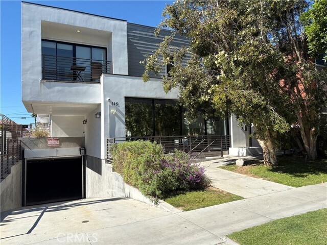 Primary Photo - 115 N Adams St