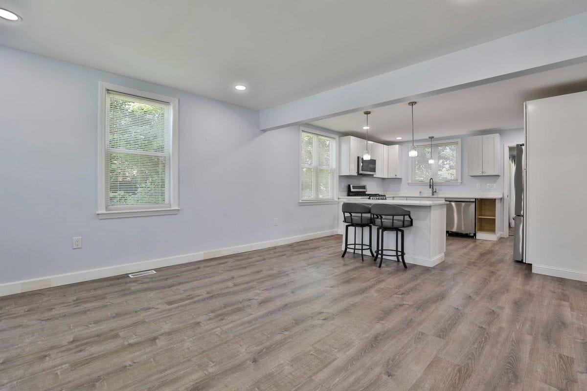 Building Photo - 151 Tolles St
