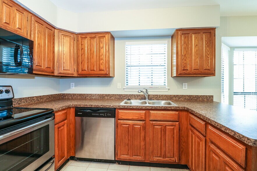 Building Photo - 5212 Creek Valley Dr