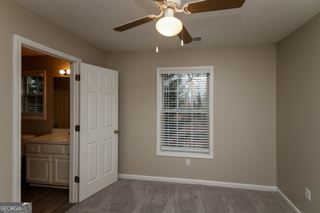 Building Photo - 30 Mountain Trail Ct SW