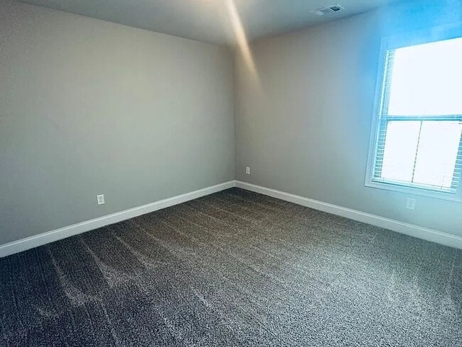 Building Photo - 604 Broderick Cir