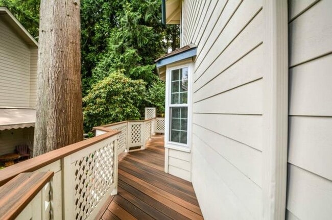 Building Photo - Exquisite Home with 3 Bed and 2.5 Bath in ...