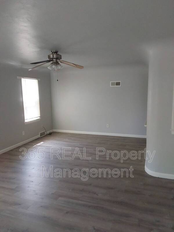 Building Photo - 2203 9th Ave