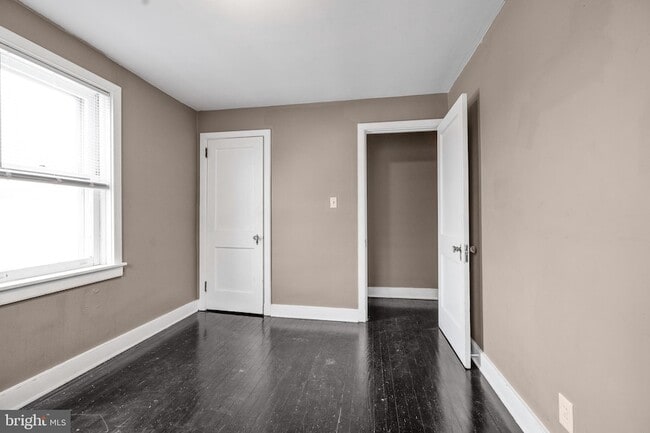 Building Photo - 123 Eastlawn Ave