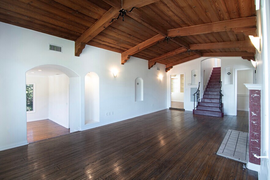Building Photo - 3702 Arbolada Rd