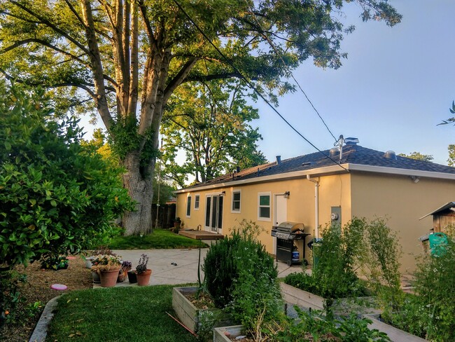 Building Photo - 1001 Princess Anne Drive CA 95128