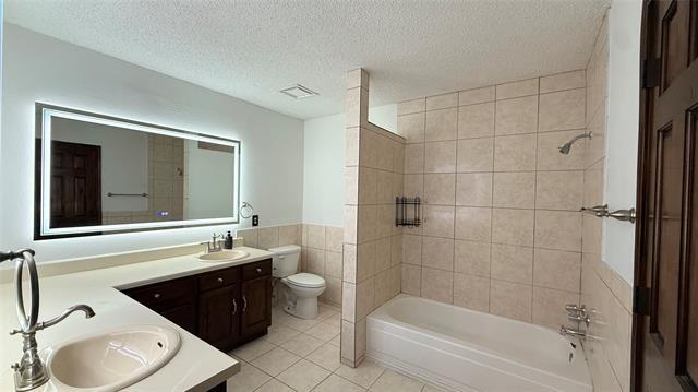 Building Photo - 6841 Ashbury Dr