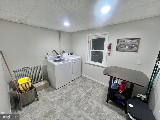 Building Photo - 288 Hoffmansville Rd