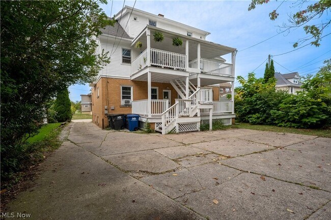 Building Photo - 1235 Donald Ave