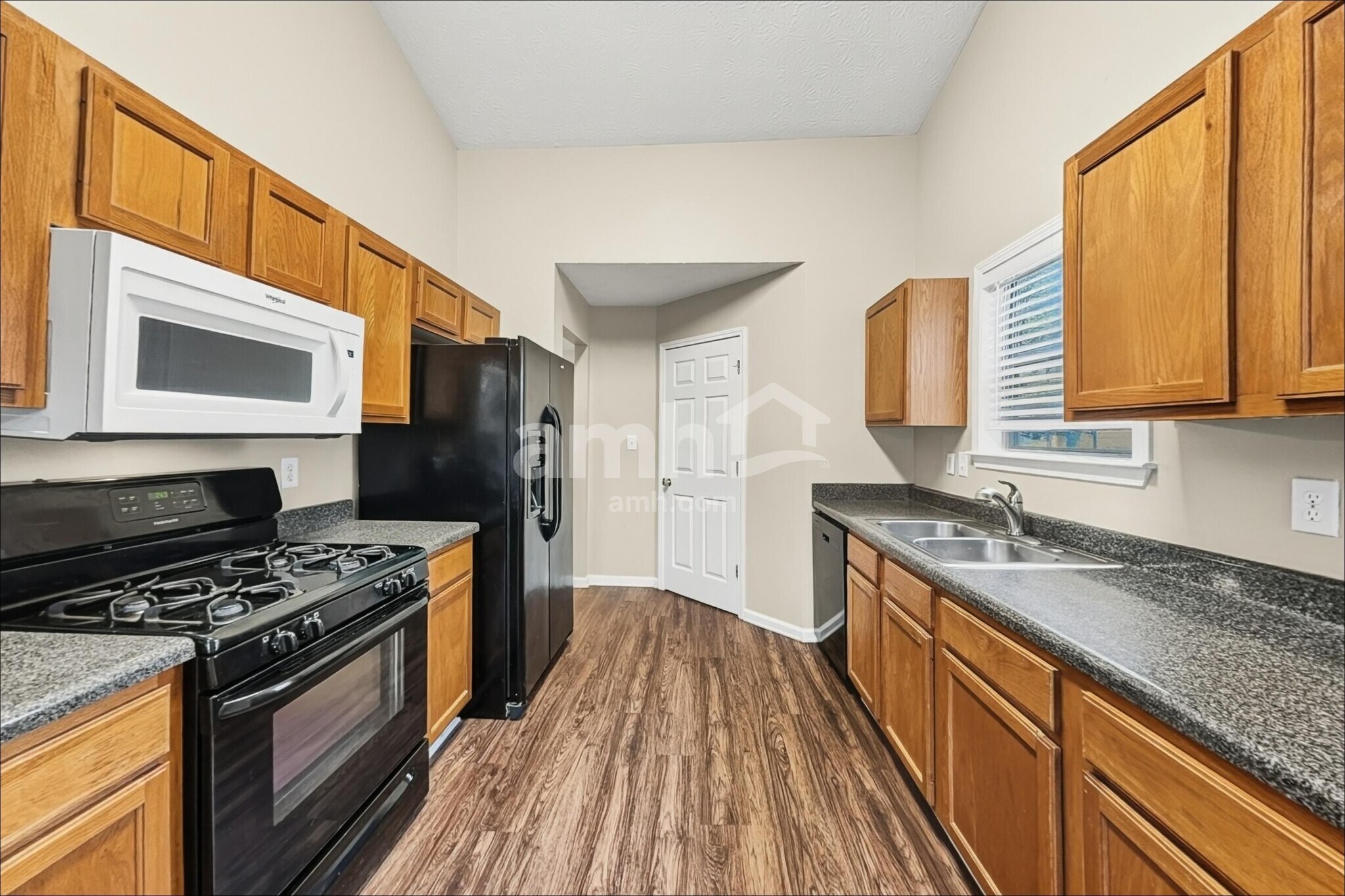 Building Photo - 451 Bellingham Dr
