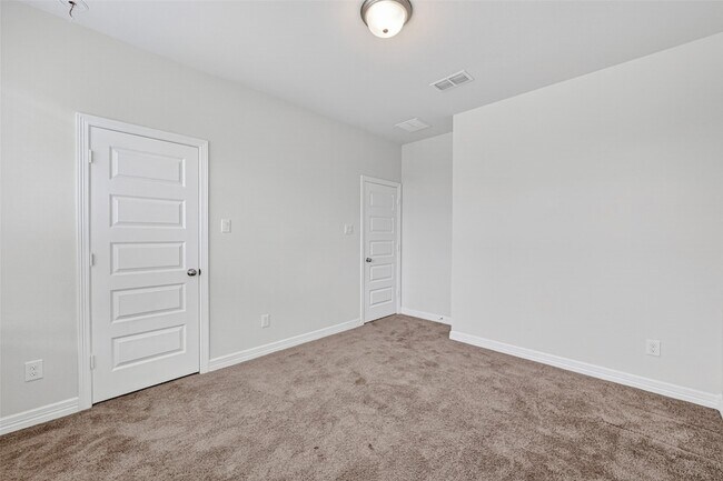 Building Photo - 6602 Albany Forest Ct