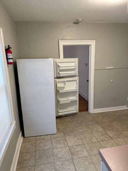 Kitchen - 342 Pennsylvania St