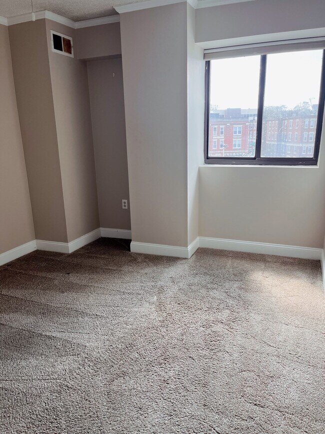 Building Photo - 15 N Beacon St