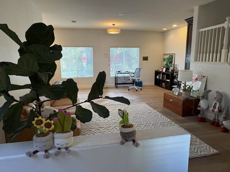 Building Photo - 7435 Arucauna Ct