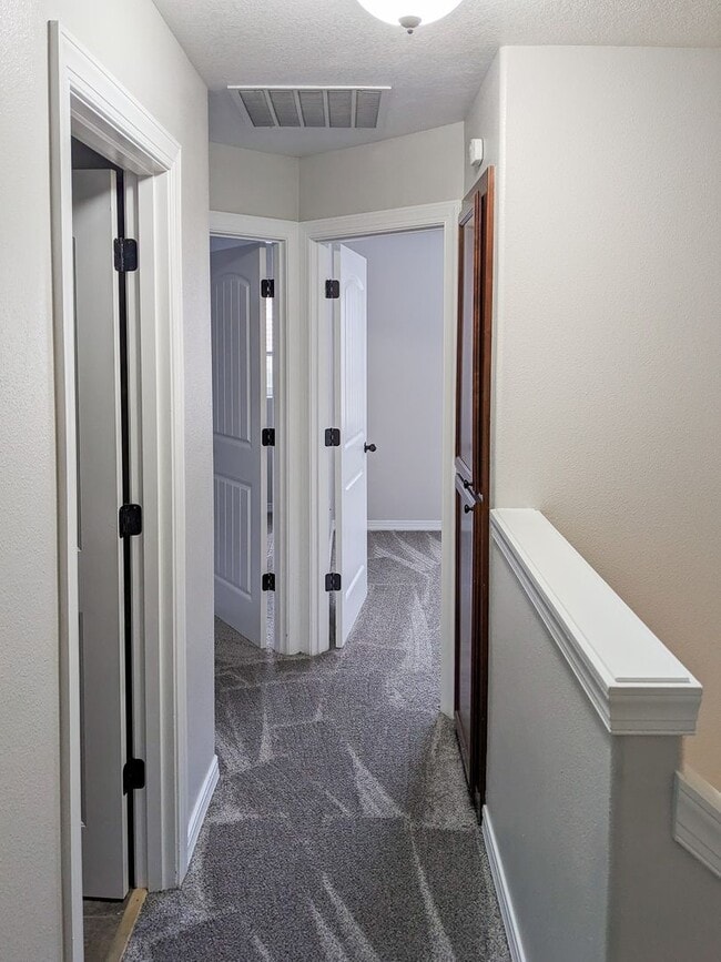 Building Photo - 407-409 Madrona Ave SE