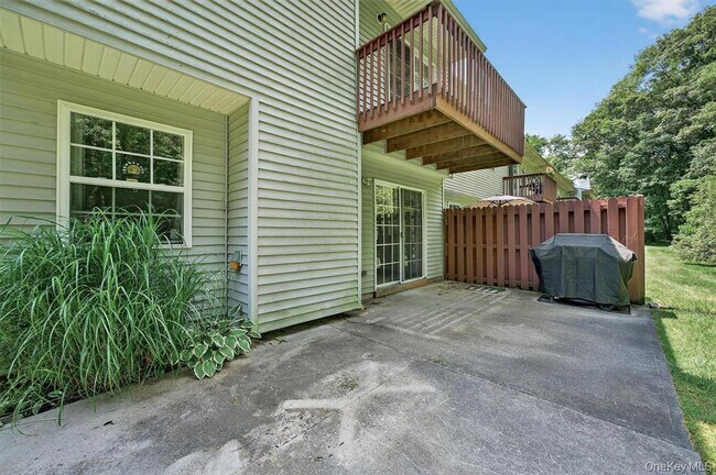 Building Photo - 226 Eagleton Dr