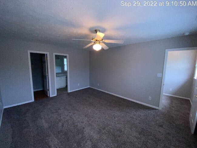Building Photo - 5617 Middlefield Pl
