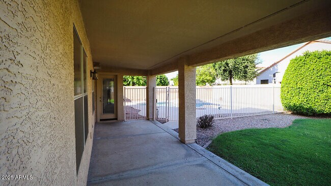 Building Photo - 7861 W Kerry Ln