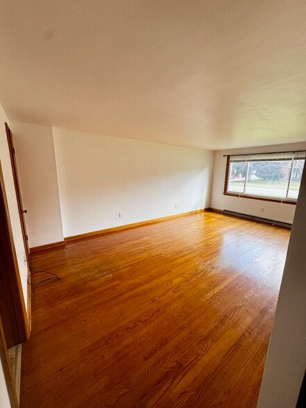 Building Photo - 778 Maple St