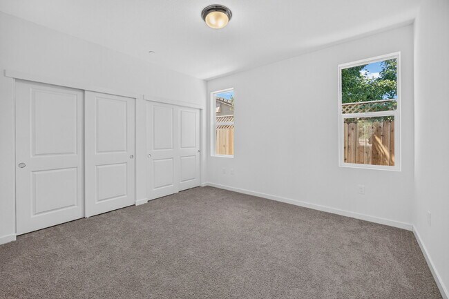 Building Photo - Charming 3-Bed, 2-Bath Home in Sacramento