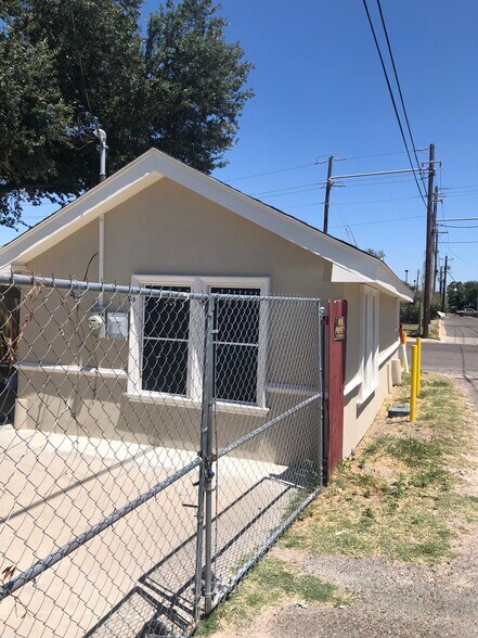 Building Photo - 1522 N Dunlap Ave