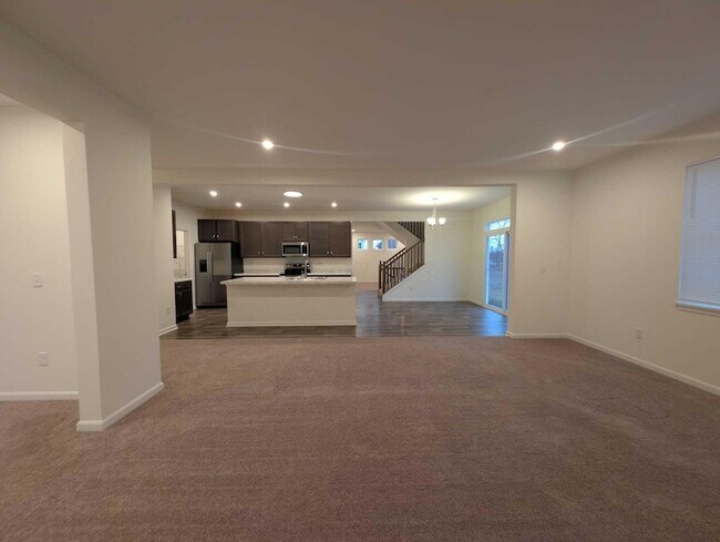 Building Photo - 8246 Woodstar Dr