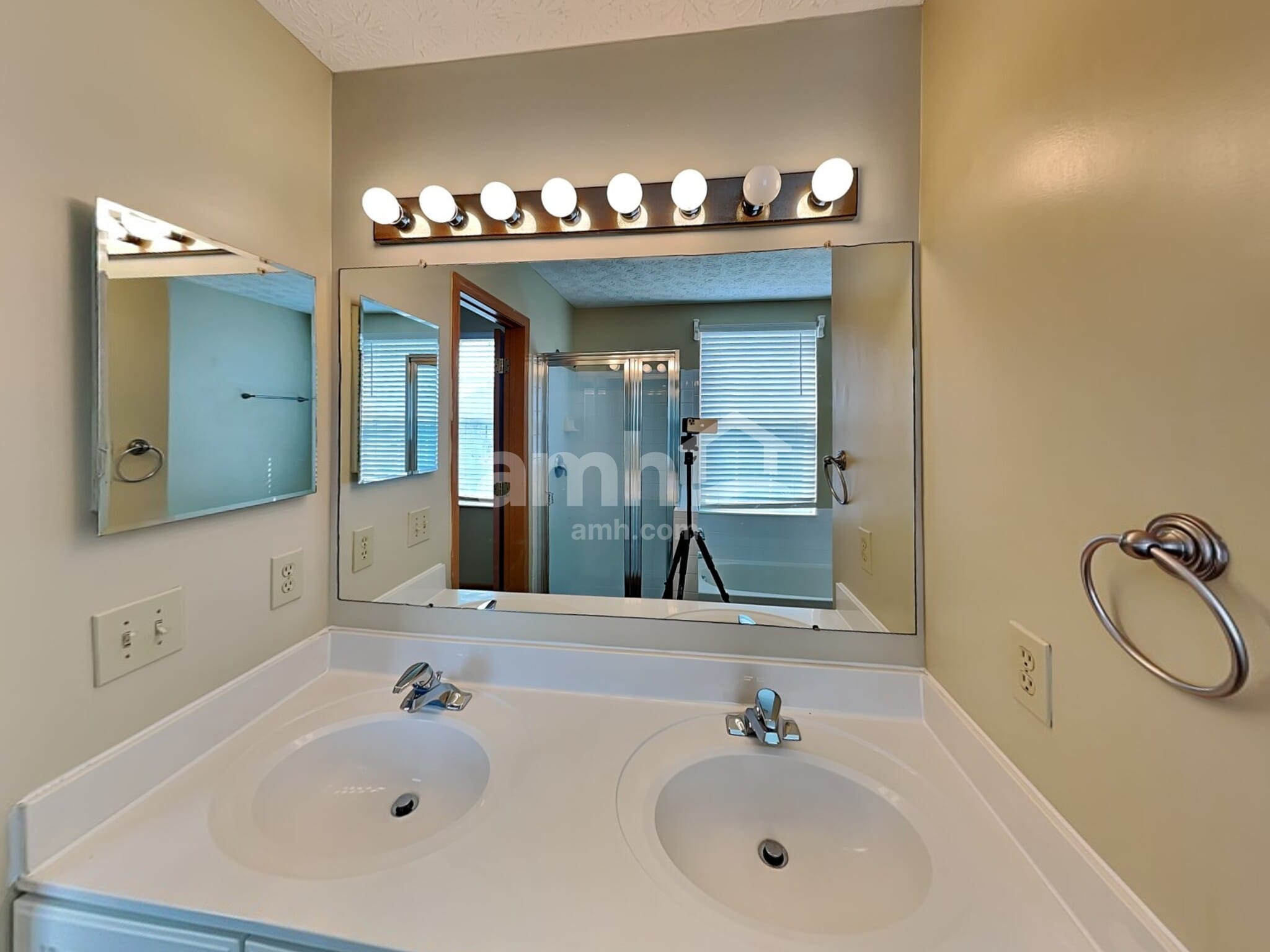 Building Photo - 2236 Dates St