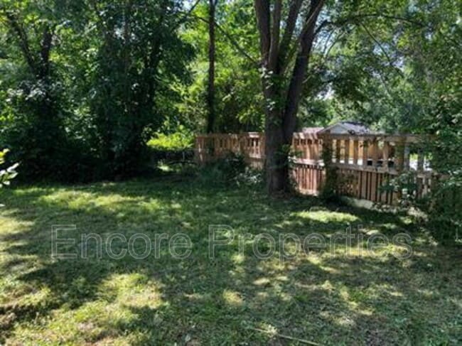 Building Photo - 1209 N Hyde Park Ave