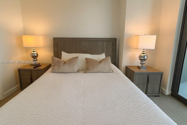 Building Photo - 501 NE 31st St