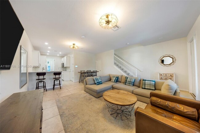 Building Photo - 5110 Eucalyptus Dr