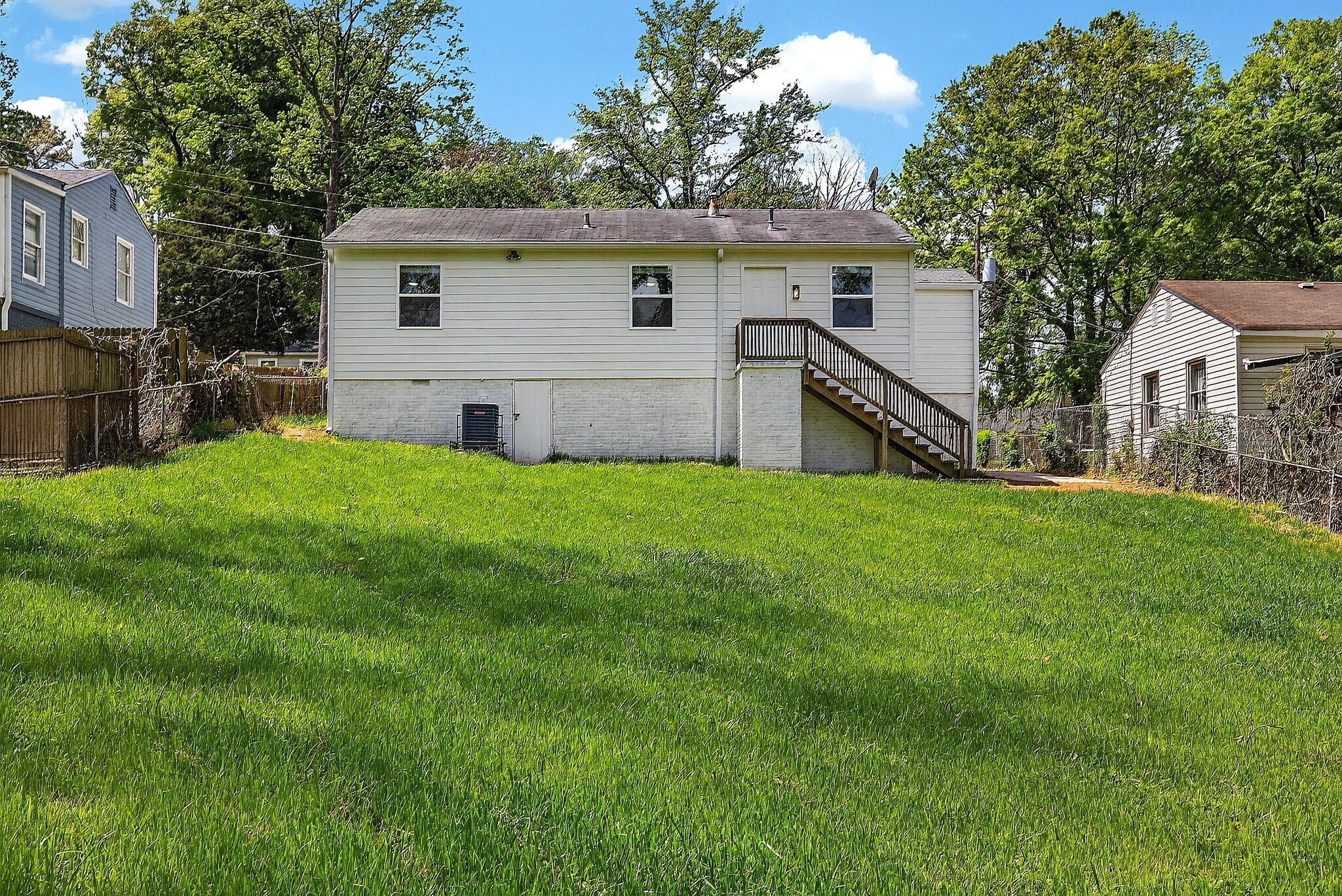 Building Photo - 1310 Kenilworth Dr SW