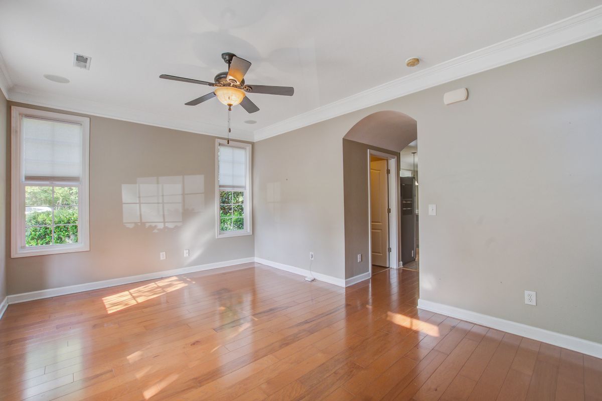 Building Photo - 802 Rue Dr