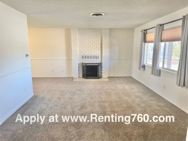 Building Photo - Spacious 2 Bedroom 2 Bathroom Home in Stor...