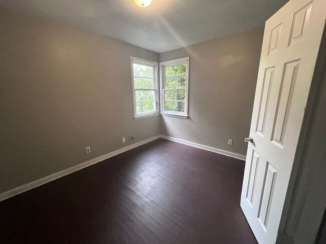 Building Photo - 217 17th St N