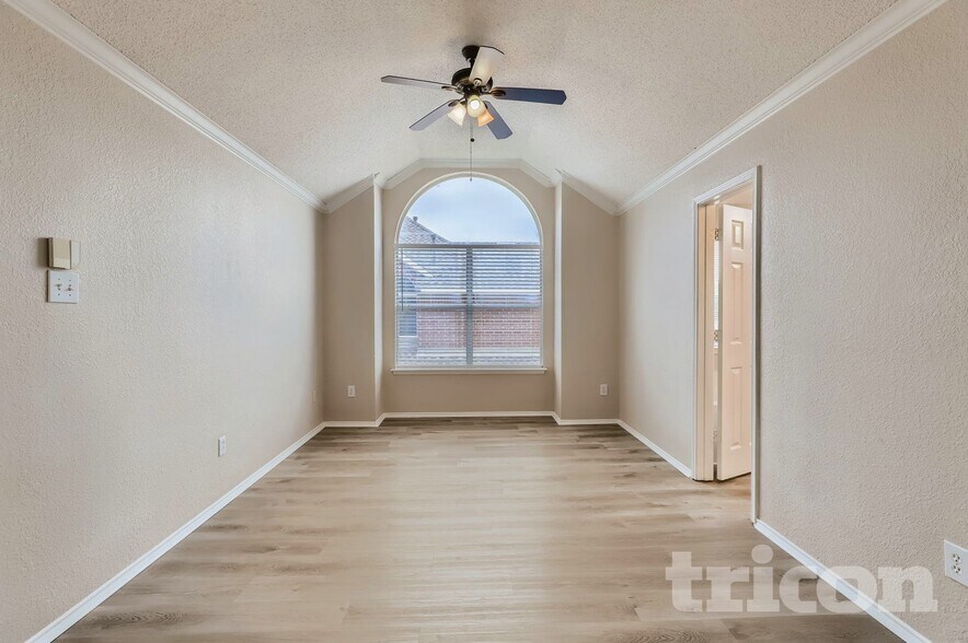 Building Photo - 3409 Bradford Dr