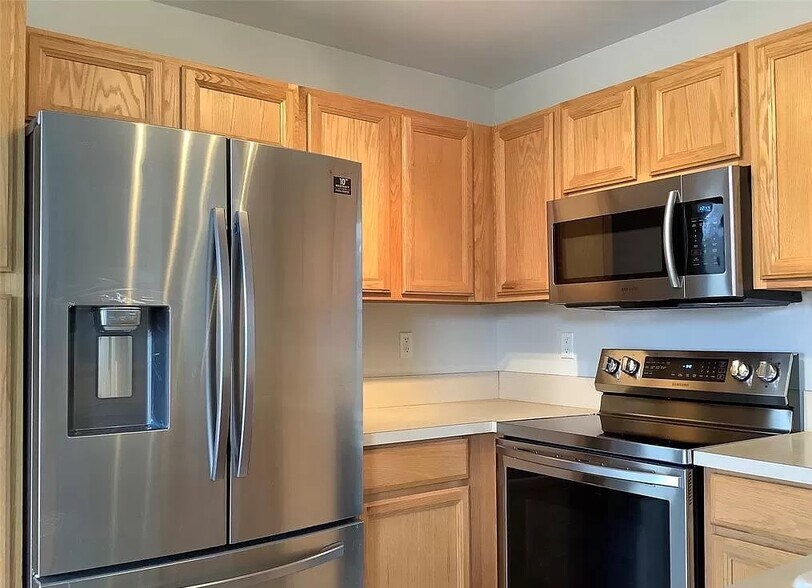 Building Photo - 20211 Chesapeake Cir