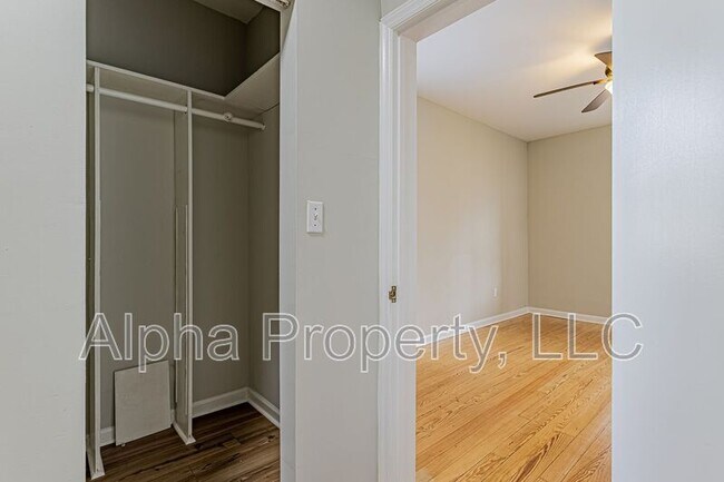 Building Photo - 10 Montana St