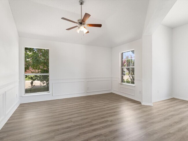Building Photo - 5705 Frio Dr