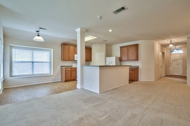 Building Photo - 2605 Monroe Dr