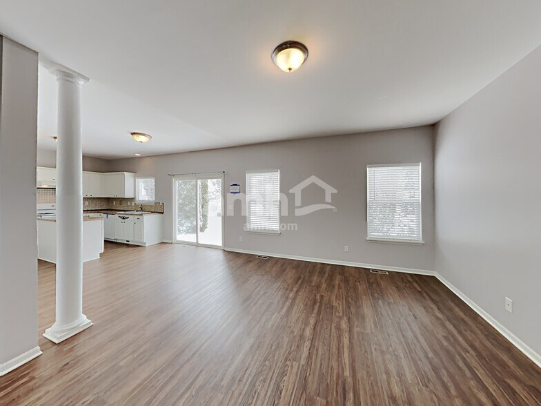 Building Photo - 204 Stearn Dr