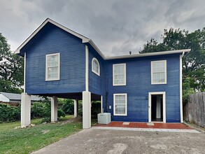 Building Photo - 2911 Ryan Ave