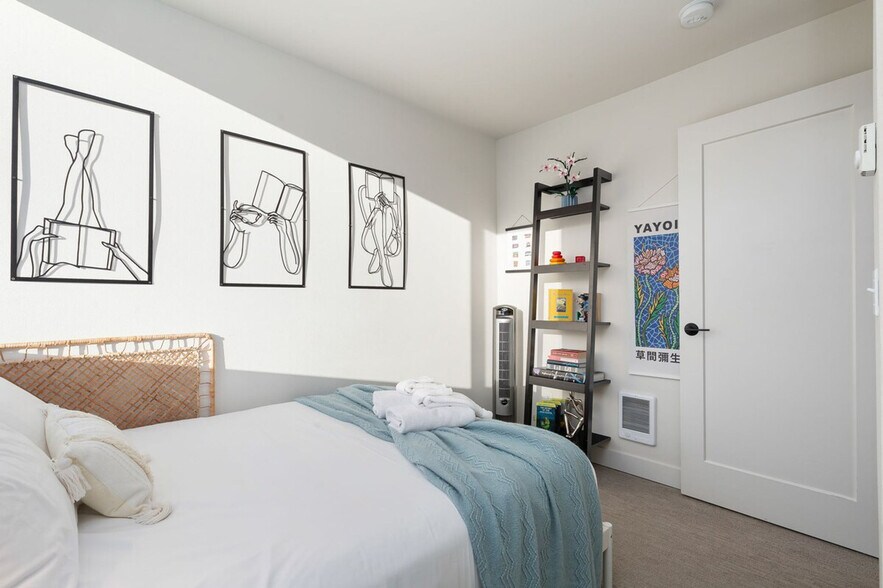 Building Photo - 58 W Cremona St