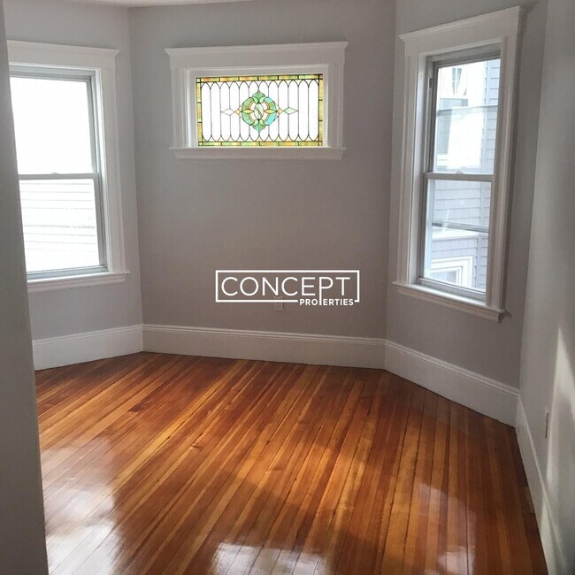 Building Photo - 11 Atkins St