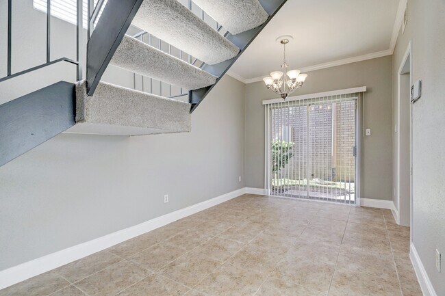 Building Photo - 1115 Augusta Dr