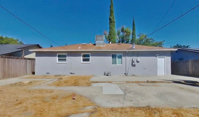 Building Photo - Available Home In Viola St