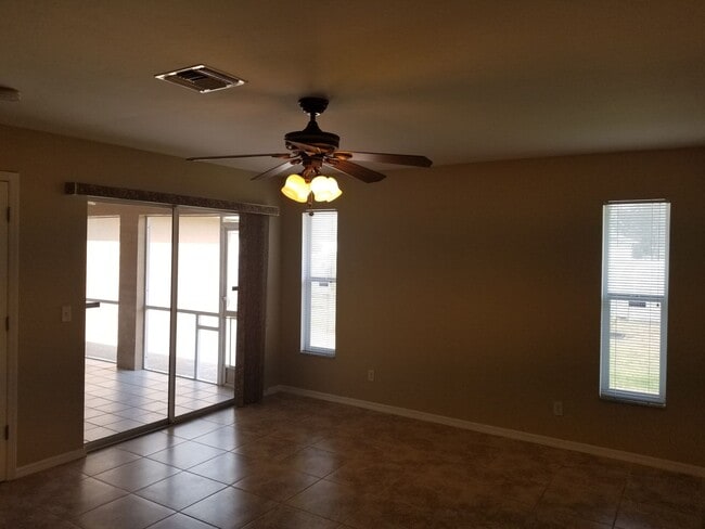 Building Photo - 2321 SW 19th St