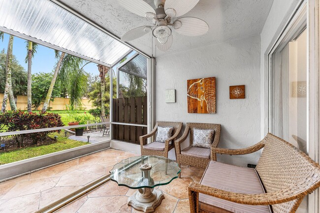 Building Photo - 8084 Summer Shores Dr