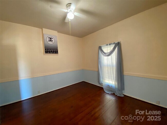 Building Photo - 630 Armfield St